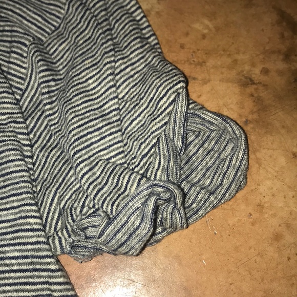 Emma and Sam cropped tee - Picture 4 of 4